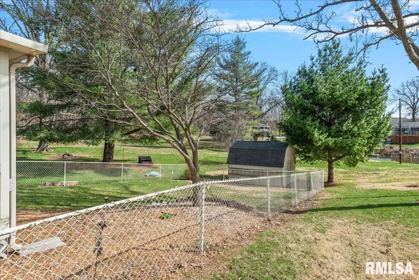 $295,000 | 2 Linda Lane, Taylorville, IL 62568