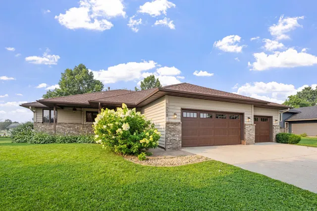 $2,700 | 1008 3rd Street Northeast, New Prague, MN 56071