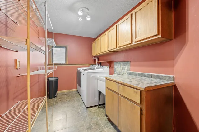 $2,700 | 1008 3rd Street Northeast, New Prague, MN 56071