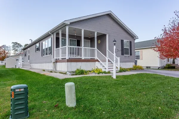$269,900 | 37 Bluejay Street, Tiverton, RI 02878