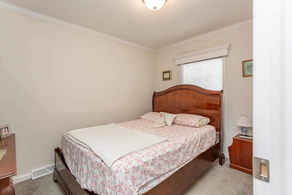 37 Bluejay Street Tiverton, RI 02878 - Photo 17 of 24