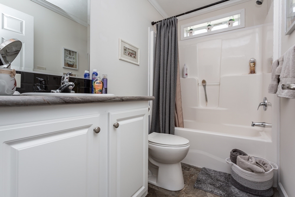 37 Bluejay Street Tiverton, RI 02878 - Photo 20 of 24