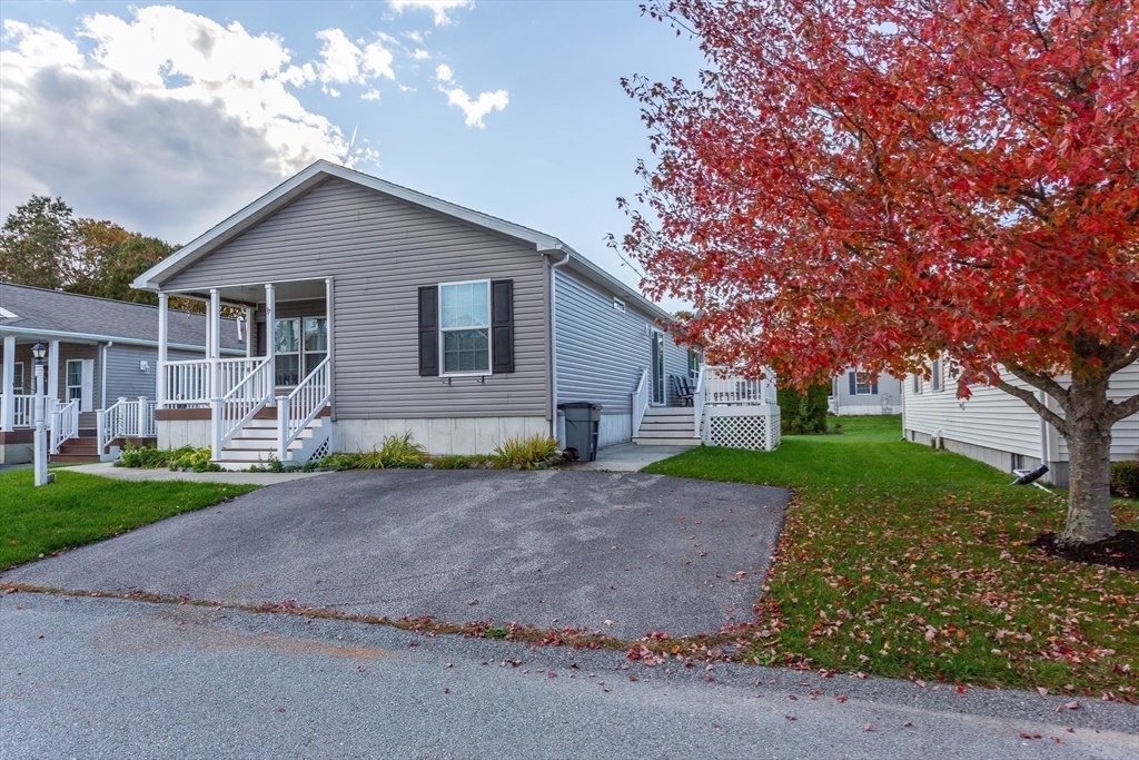 37 Bluejay Street Tiverton, RI 02878 - Photo 2 of 24