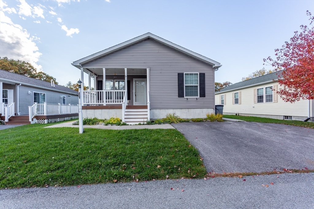 37 Bluejay Street Tiverton, RI 02878 - Photo 3 of 24