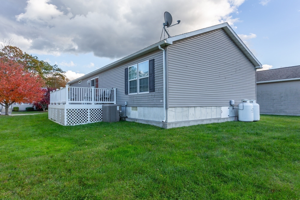 37 Bluejay Street Tiverton, RI 02878 - Photo 4 of 24