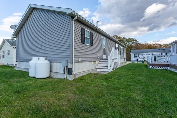 $269,900 | 37 Bluejay Street, Tiverton, RI 02878