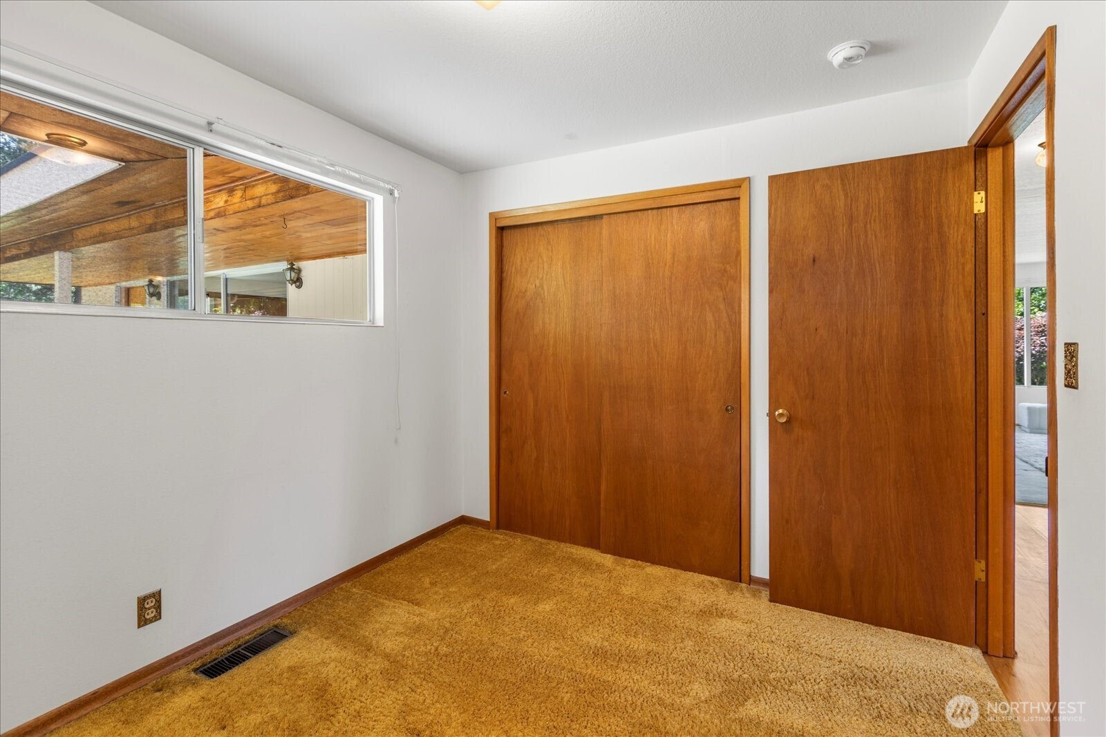 1420 Olympic Avenue Edmonds, WA 98020 - Photo 22 of 40 a view of an empty room with a window