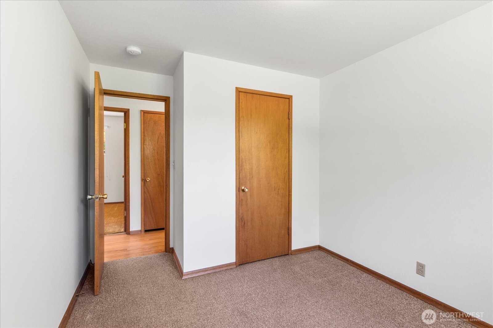 1420 Olympic Avenue Edmonds, WA 98020 - Photo 24 of 40 a view of an empty room with closet and a window