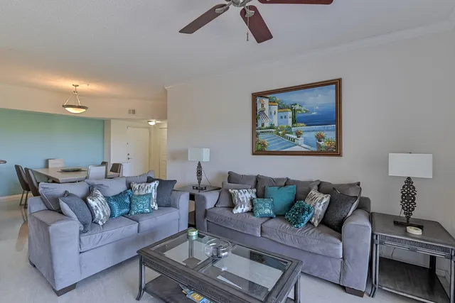 $2,700 | Undisclosed Address, Boynton Beach, FL 33435