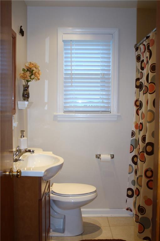 104 Buckhill Road Pittsburgh, PA 15237 - Photo 12 of 21 Fully Remodeled Main Floor Bathroom.