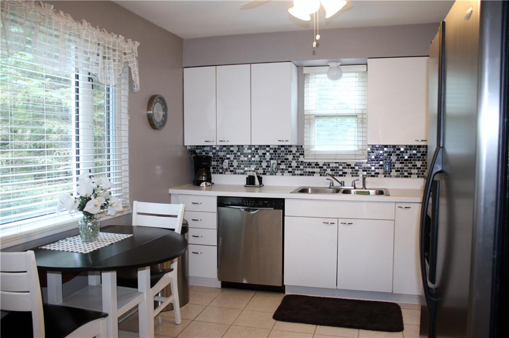 104 Buckhill Road Pittsburgh, PA 15237 - Photo 10 of 21 Newly Remodeled Kitchen.