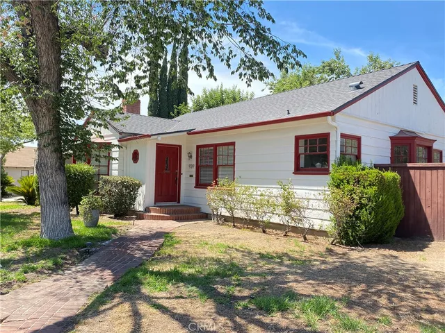 $2,700 | 939 East Colton Avenue, Redlands, CA 92374