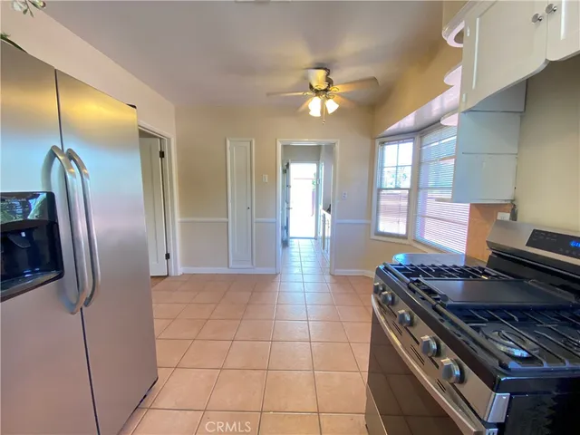 $2,700 | 939 East Colton Avenue, Redlands, CA 92374