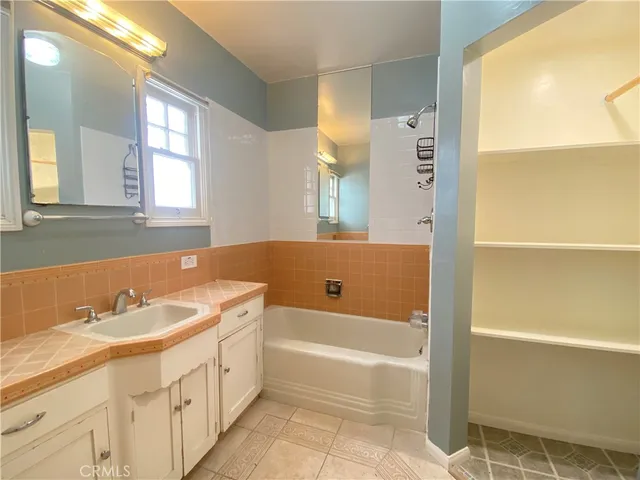 $2,700 | 939 East Colton Avenue, Redlands, CA 92374