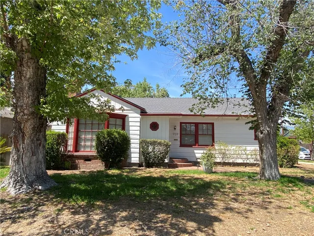 $2,700 | 939 East Colton Avenue, Redlands, CA 92374