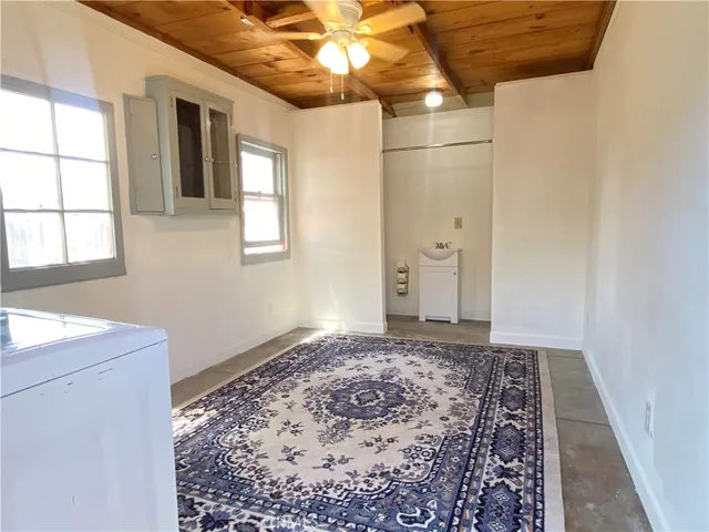 $2,700 | 939 East Colton Avenue, Redlands, CA 92374