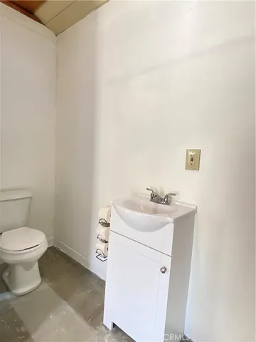 $2,700 | 939 East Colton Avenue, Redlands, CA 92374