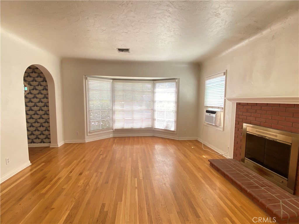 939 East Colton Avenue Redlands, CA 92374 - Photo 7 of 27