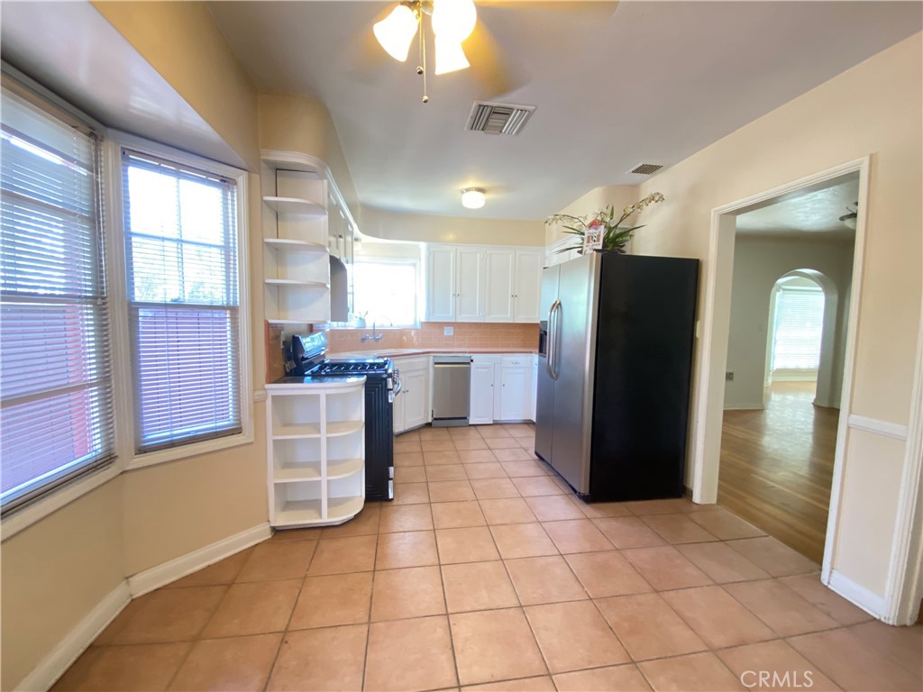 939 East Colton Avenue Redlands, CA 92374 - Photo 10 of 27