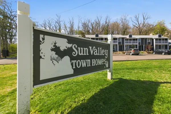 $354,500 | 413 Sunvalley West, Nashville, TN 37221