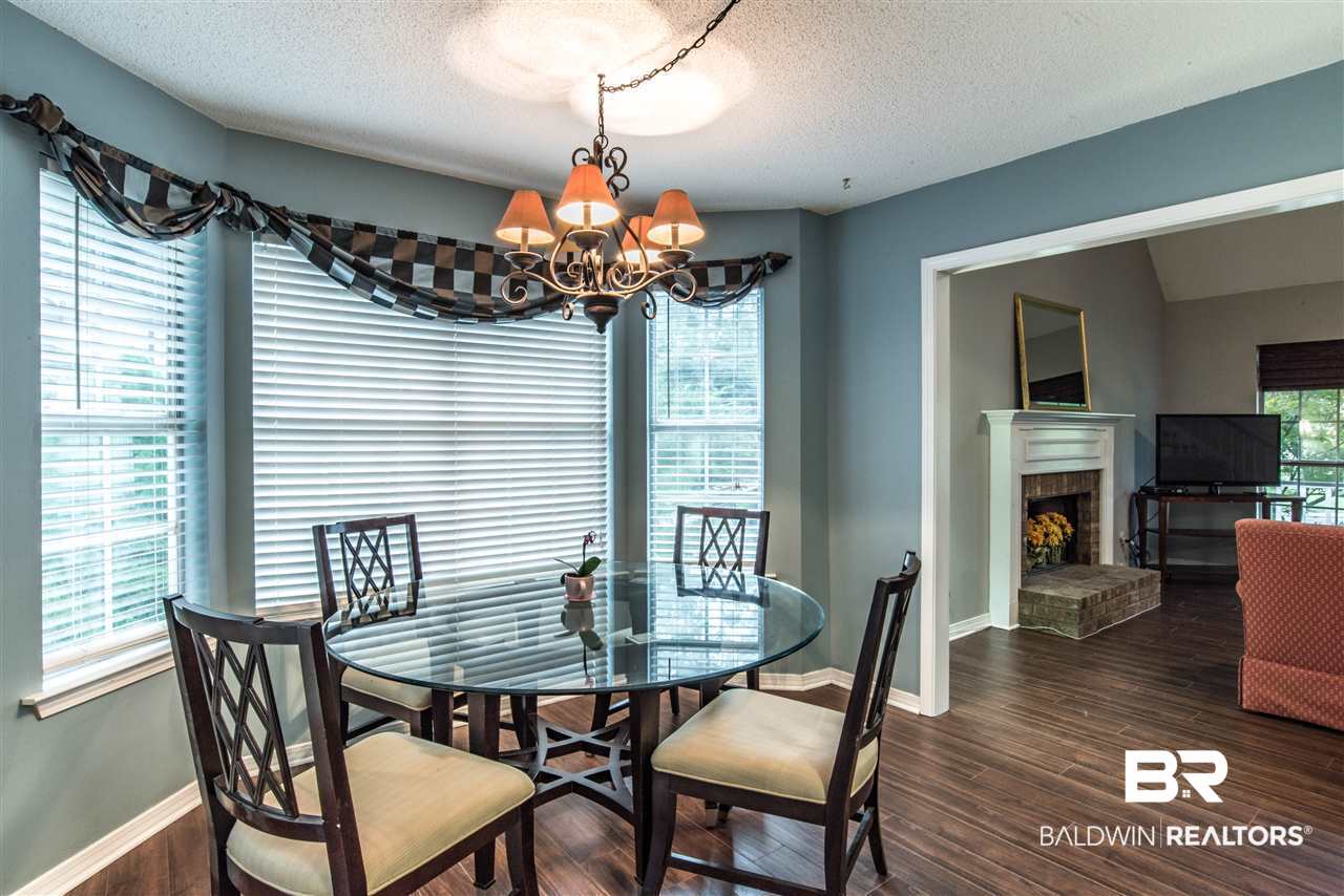 209 Ridgewood Drive Daphne, AL 36526 - Photo 17 of 25 dining area