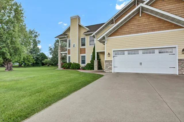 $249,500 | 755 Hickory Way, Unit 2, Lake City, MN 55041