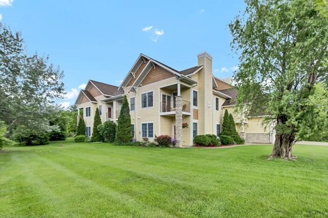 $249,500 | 755 Hickory Way, Unit 2, Lake City, MN 55041