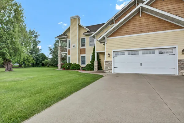 $249,500 | 755 Hickory Way, Unit 2, Lake City, MN 55041