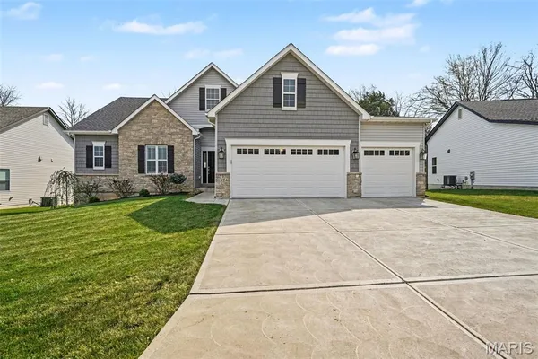 $675,000 | 1074 Bloomfield Drive, Eureka, MO 63025
