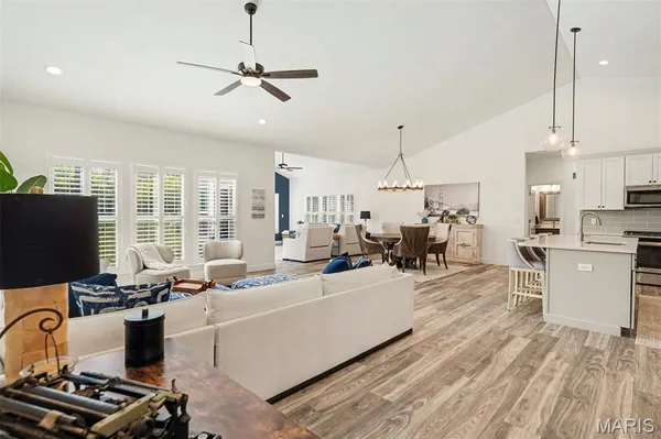 $675,000 | 1074 Bloomfield Drive, Eureka, MO 63025