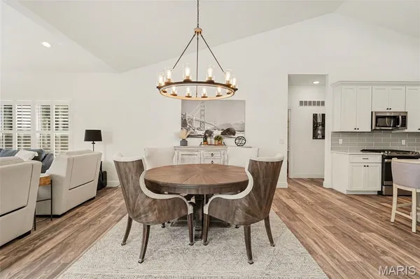 $675,000 | 1074 Bloomfield Drive, Eureka, MO 63025