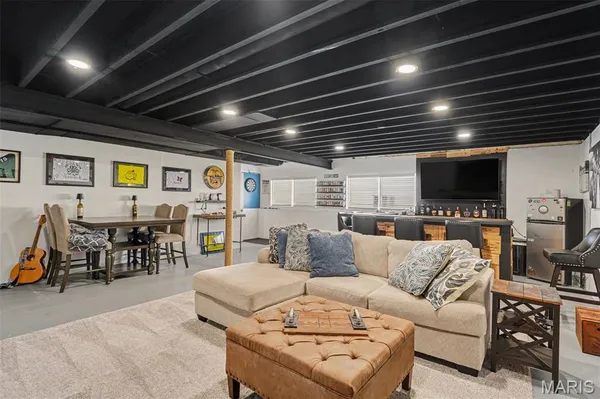 $675,000 | 1074 Bloomfield Drive, Eureka, MO 63025