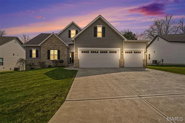 $675,000 | 1074 Bloomfield Drive, Eureka, MO 63025