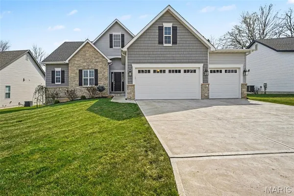$675,000 | 1074 Bloomfield Drive, Eureka, MO 63025