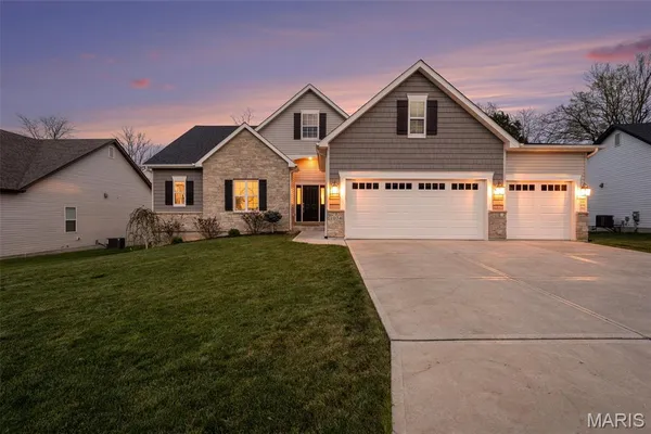 $675,000 | 1074 Bloomfield Drive, Eureka, MO 63025