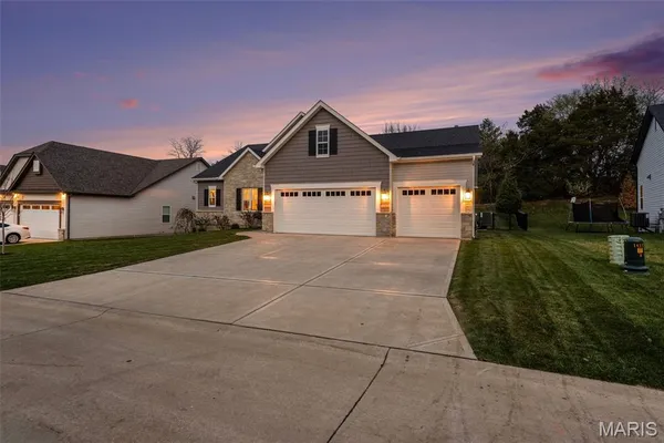 $675,000 | 1074 Bloomfield Drive, Eureka, MO 63025