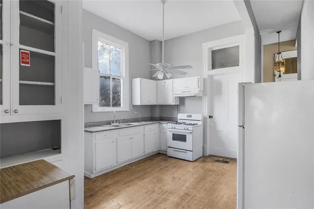 $1,950 | 4909 Carondelet Street, Unit 1/2, New Orleans, LA 70115