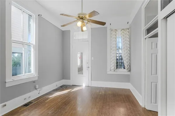 $1,950 | 4909 Carondelet Street, Unit 1/2, New Orleans, LA 70115