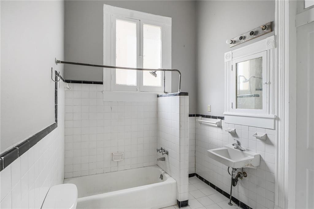 4909 Carondelet Street, Unit 1/2 New Orleans, LA 70115 - Photo 9 of 12