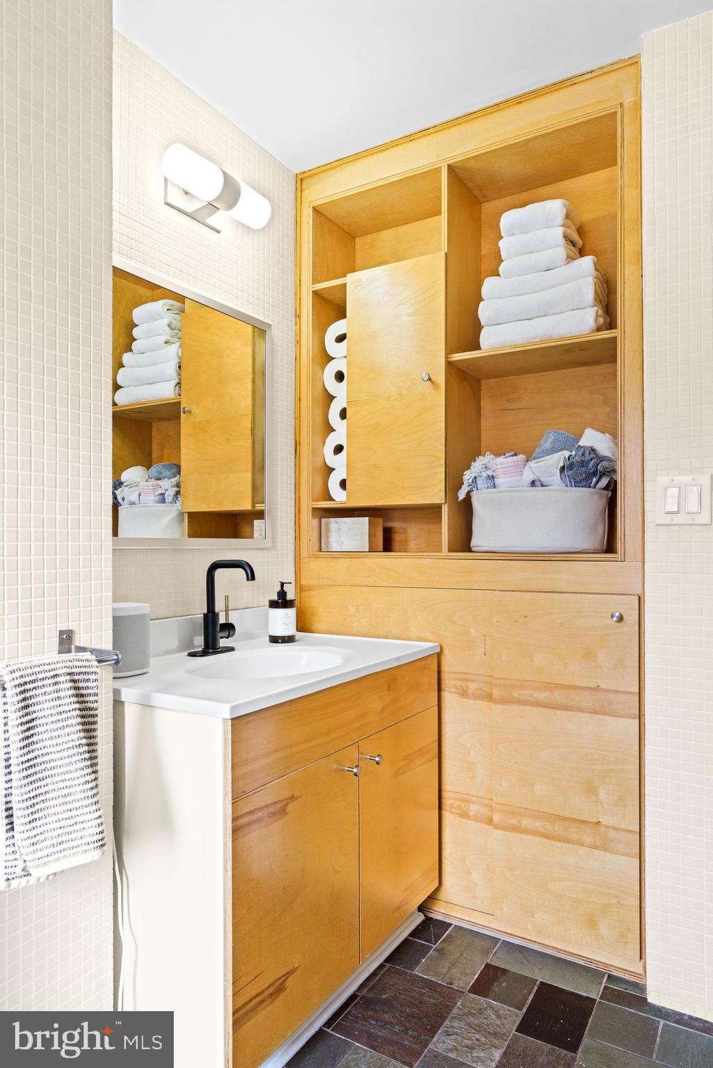 409 Ripka Street Philadelphia, PA 19128 - Photo 16 of 34 Full Bathroom