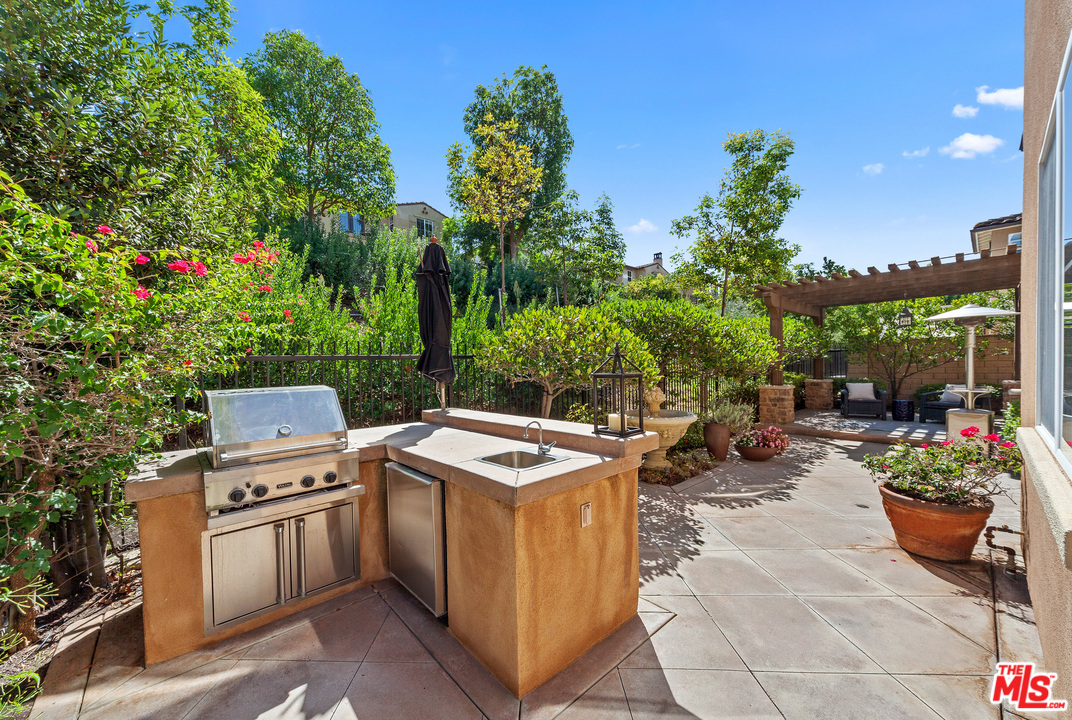 142 Treehouse Irvine, CA 92603 - Photo 14 of 36