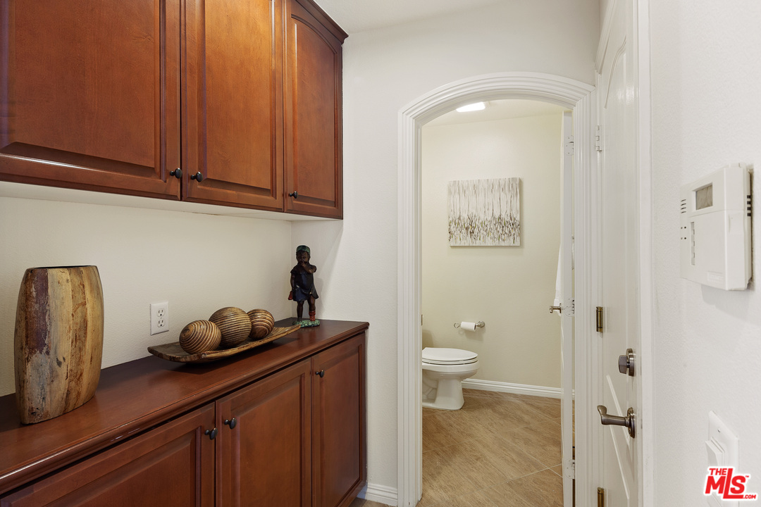 142 Treehouse Irvine, CA 92603 - Photo 16 of 36