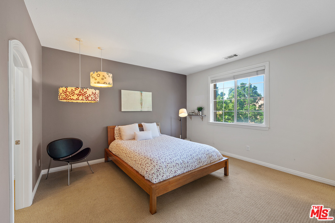 142 Treehouse Irvine, CA 92603 - Photo 18 of 36