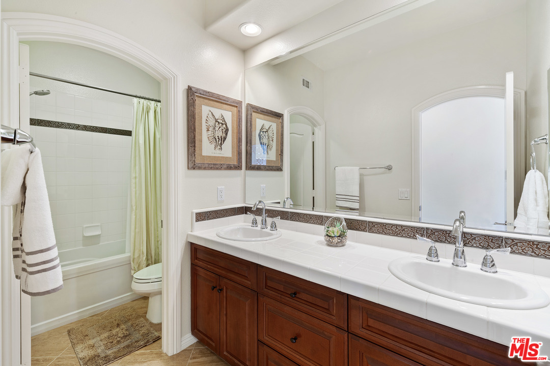 142 Treehouse Irvine, CA 92603 - Photo 23 of 36