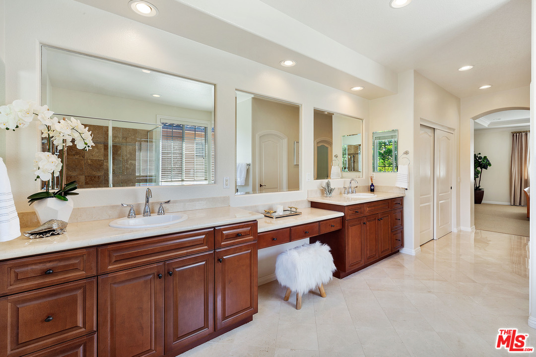 142 Treehouse Irvine, CA 92603 - Photo 29 of 36