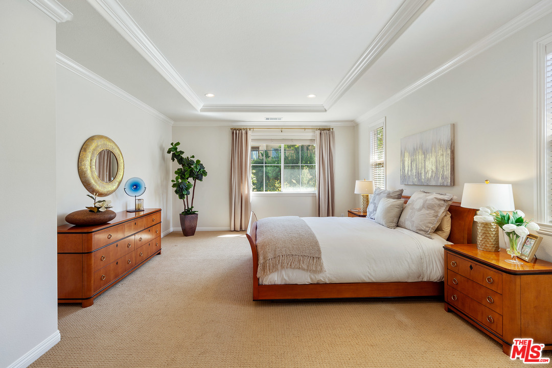 142 Treehouse Irvine, CA 92603 - Photo 6 of 36