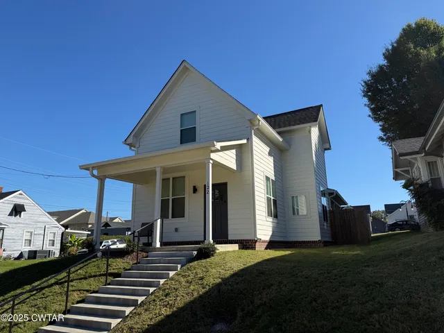 $1,945,000 | 122 Campbell Street, Jackson, TN 38301