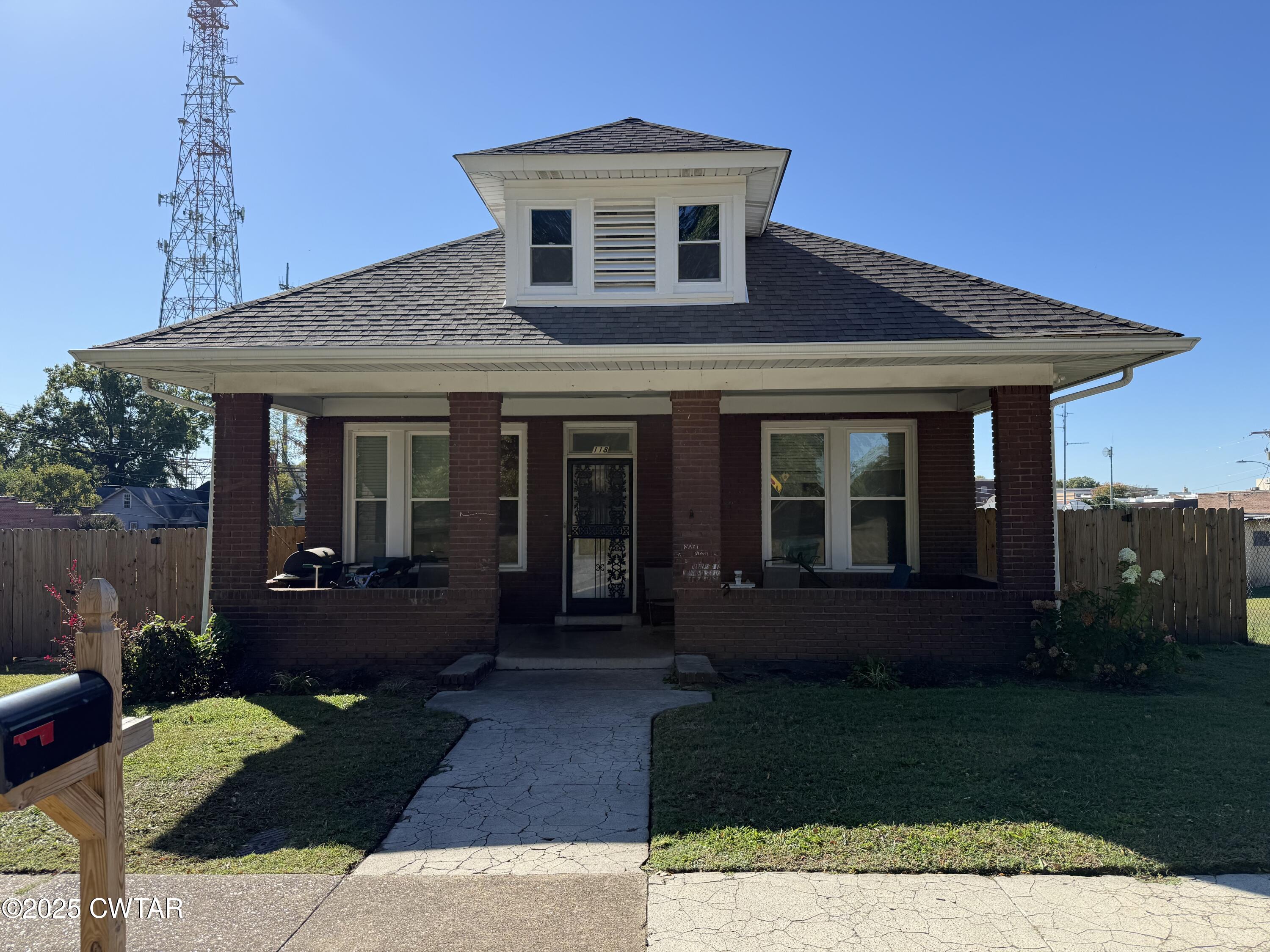 122 Campbell Street Jackson, TN 38301 - Photo 6 of 12 118 East Orleans
