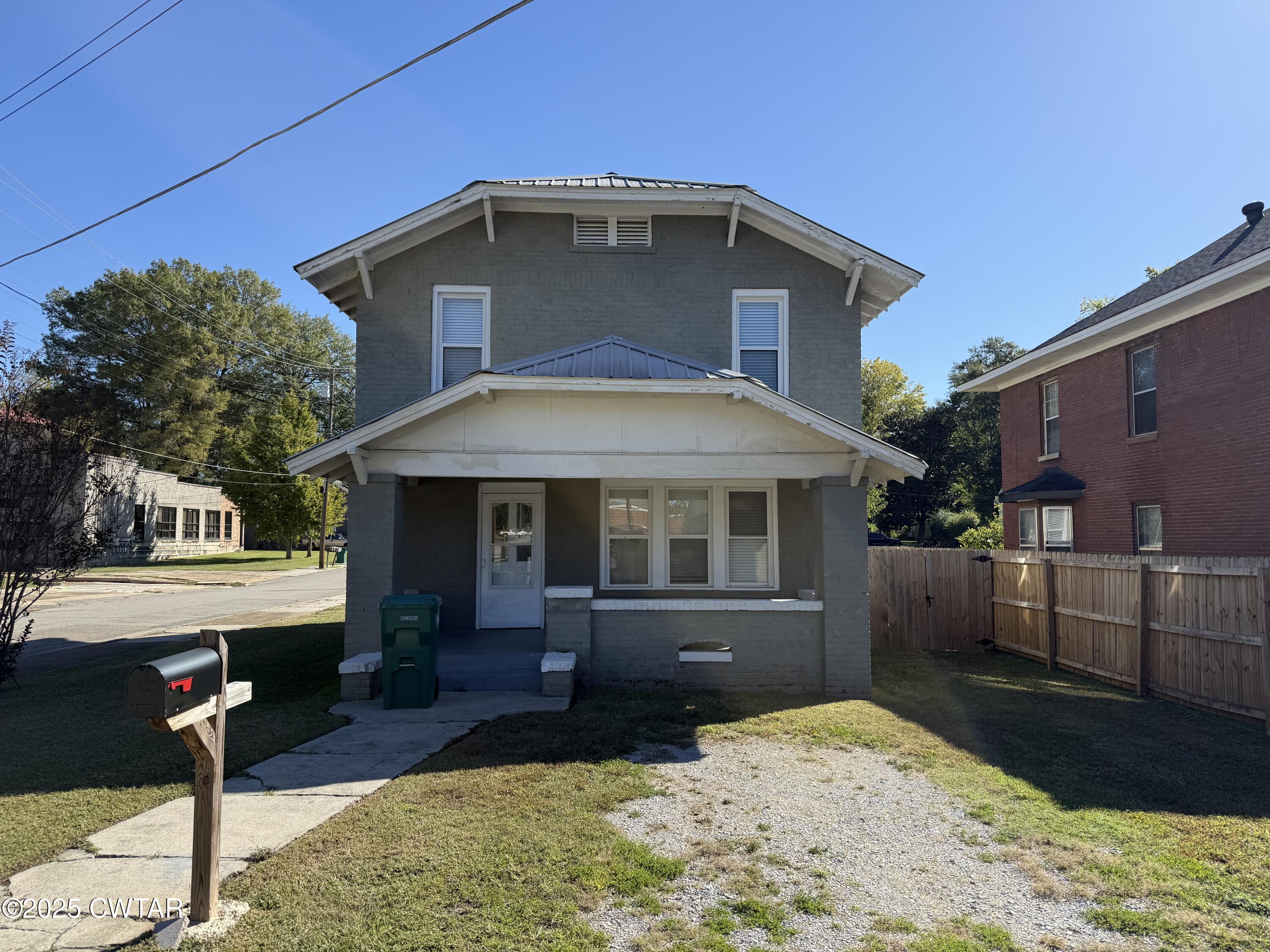 122 Campbell Street Jackson, TN 38301 - Photo 10 of 12 110 Ingleside