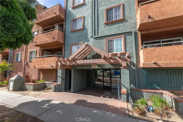 $449,900 | 2507 East 15th Street, Unit 118, Long Beach, CA 90804